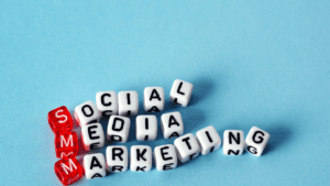 7 Key Differences of Social Media Marketing Vs Management